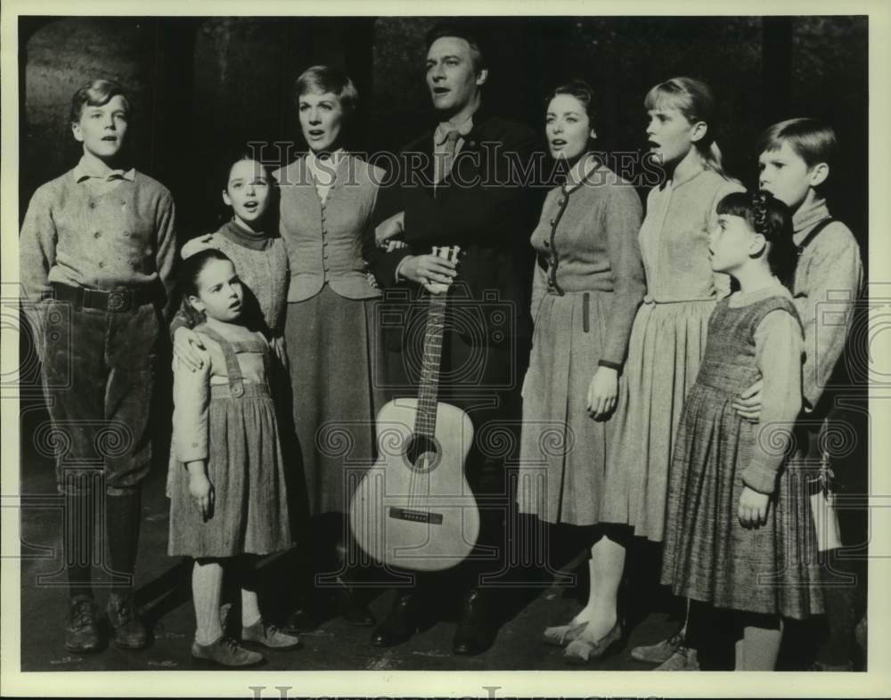 1979 Press Photo Julie Andrews and Christopher Plummer in &quot;The Sound of Music&quot;- Historic Images