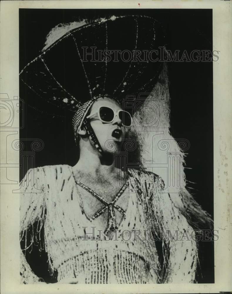 1974 Press Photo English Singer Elton John - lrx04155- Historic Images