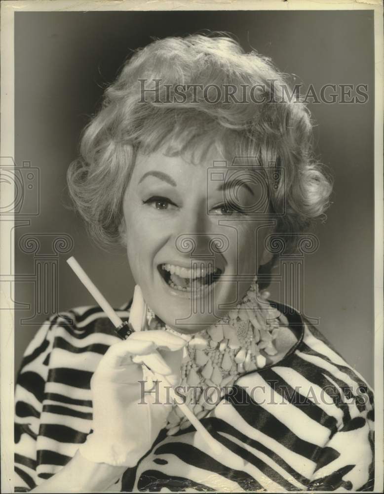 1971 Press Photo Phyllis Diller Makes Debuts on &quot;The Beautiful Phyllis Diller&quot;- Historic Images