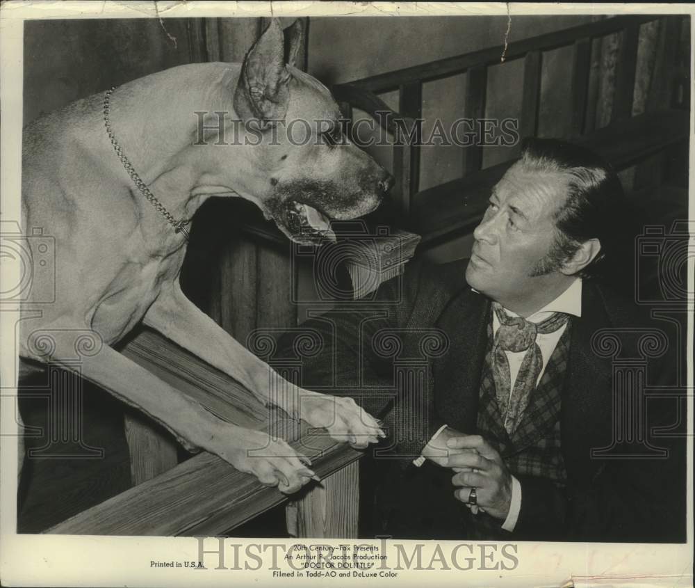 1967 Press Photo Dog and Rex Harrison in a scene of the movie &quot; Doctor DoLittle&quot;- Historic Images