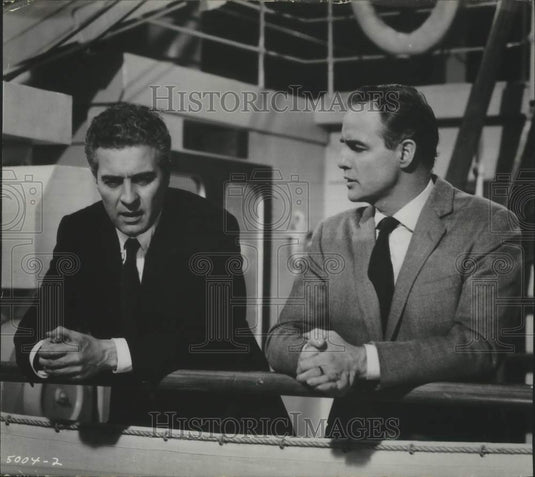 1969 Press Photo Marlon Brando and Sydney Chaplin in "A Countess From Hong Kong"- Historic Images