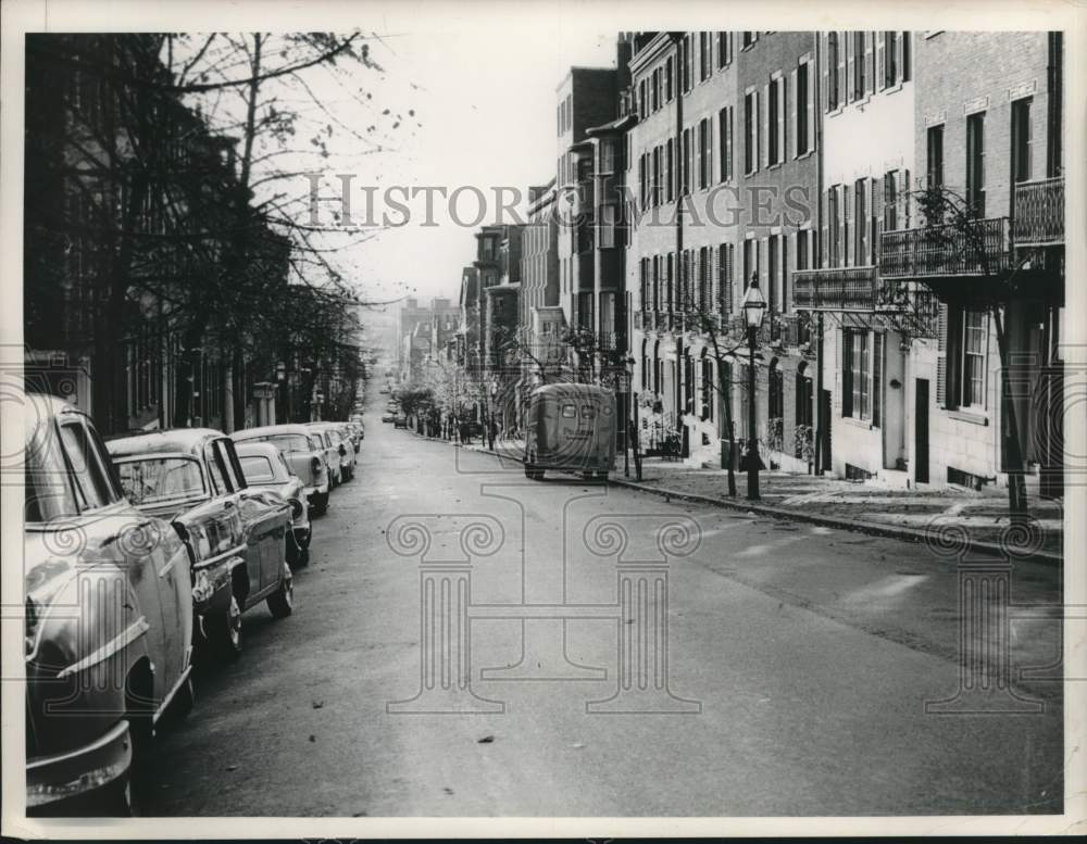 1960 Press Photo A line of cars parked at the side of the road in Charles Street- Historic Images