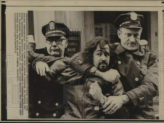 1972 Press Photo Manchester Police officers arrested anti war demonstrator- Historic Images
