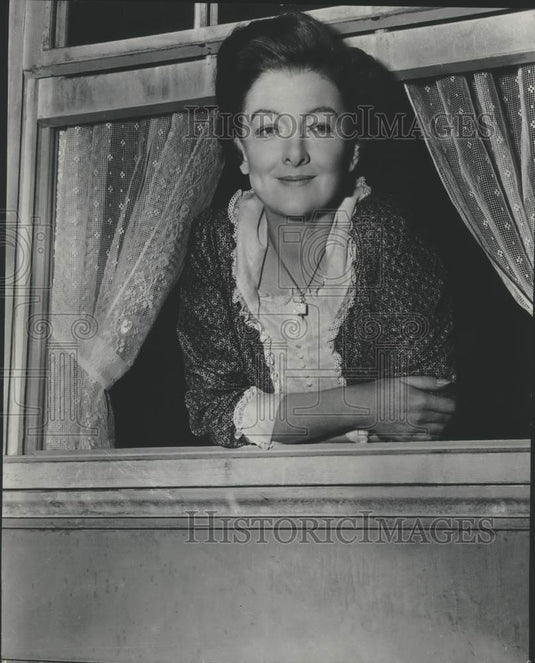 Press Photo Myrna Loy in "Belles On Their Toes," at Fifth Avenue Theater- Historic Images
