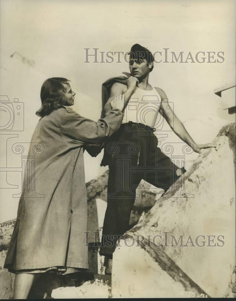 Press Photo Actress Ingrid Bergman in a scene with Mario Vitali - lrx19366- Historic Images