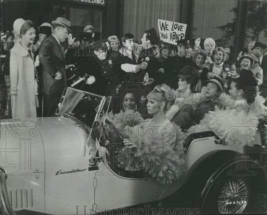1969 Press Photo Don Knotts in a car with the Pussy Cats in "The Love God?"- Historic Images