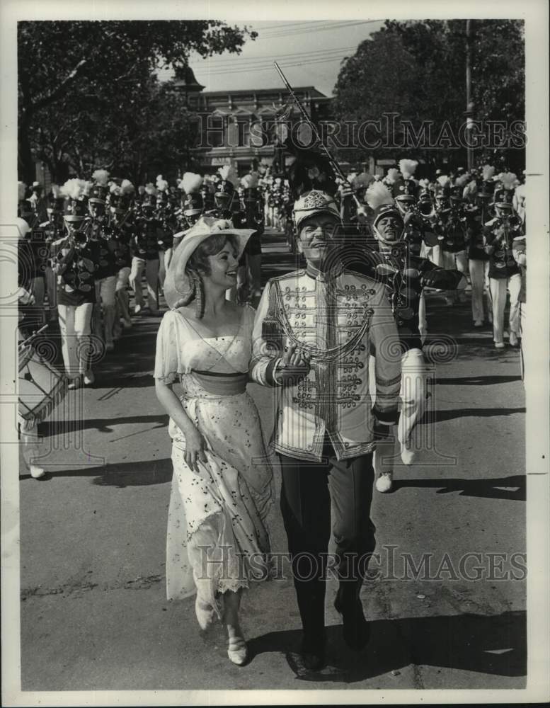 Press Photo Actor Robert Preston &amp; Shirley Jones in &quot;The Music Man&quot; - lrx26026- Historic Images