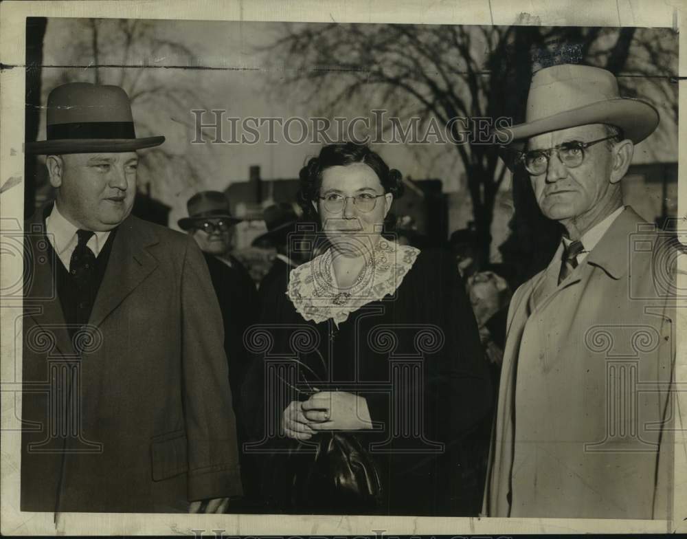 1943 Press Photo Atty.William Graham, Mrs.Beatrice Bouvier, Atty. Daniel O&#39;Brien- Historic Images