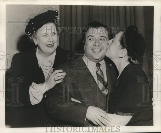 Press Photo Ezra Stone and Katherine Raht in NBC "The Aldrich Family"- Historic Images