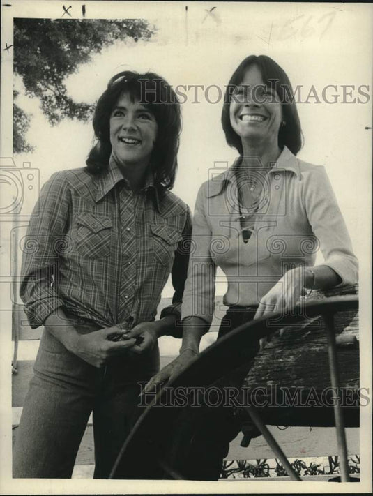 1979 Press Photo Stockard Channing and Kitty O'Neil in "The Kitty O'Neil Story"- Historic Images