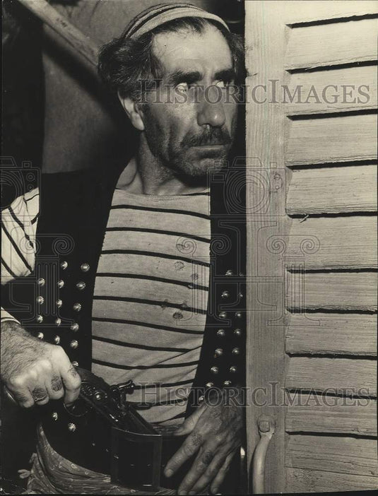 1938 Press Photo Actor Nick Soraca stars in "The Buccaneer" - lrx39229- Historic Images