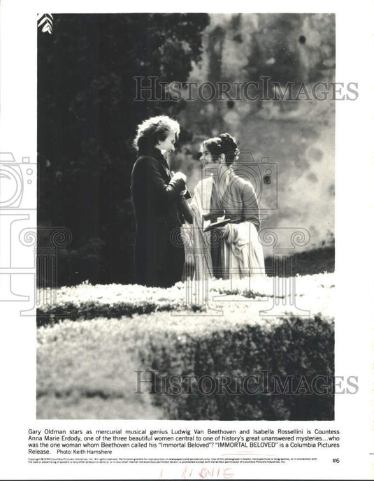1994 Press Photo Gary Oldman and Isabella Rossellini star in "Immortal Beloved"- Historic Images