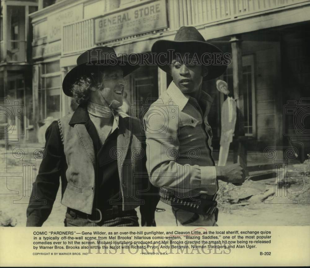 1995 Press Photo Gene Wilder and Cleavon Little in a scene of &quot;Blazing Saddles&quot;- Historic Images