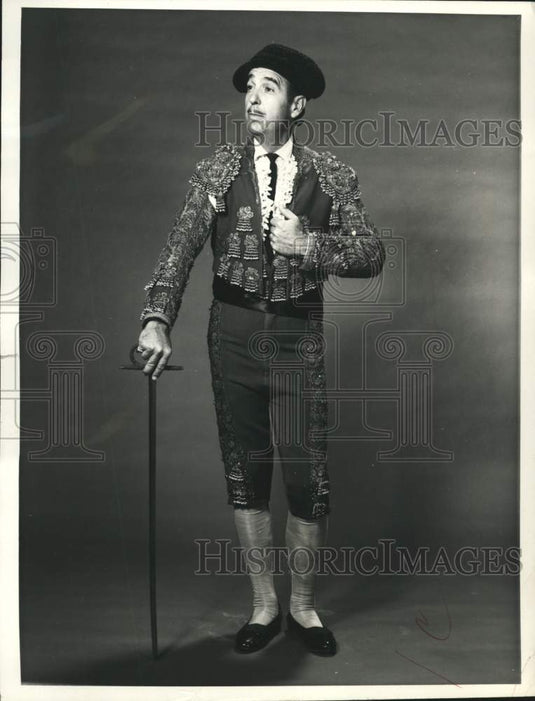 1961 Press Photo Tennessee Ernie Ford Plays El Torero in "The Ford Show" on NBC- Historic Images