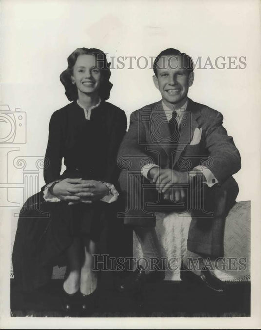 1955 Press Photo Actress Jessica Tandy and Actor Hume Cronyn - lrx47930- Historic Images