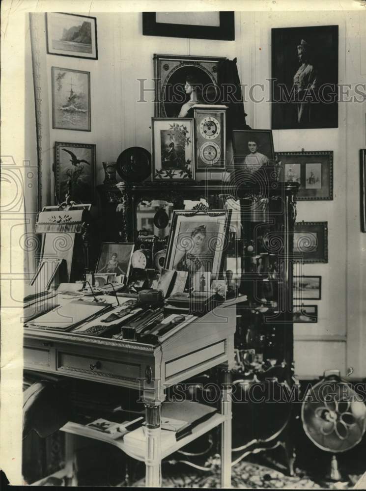1931 Press Photo Former Kaiser Of Germany's Study At Doorn, Holland - lrx49122- Historic Images