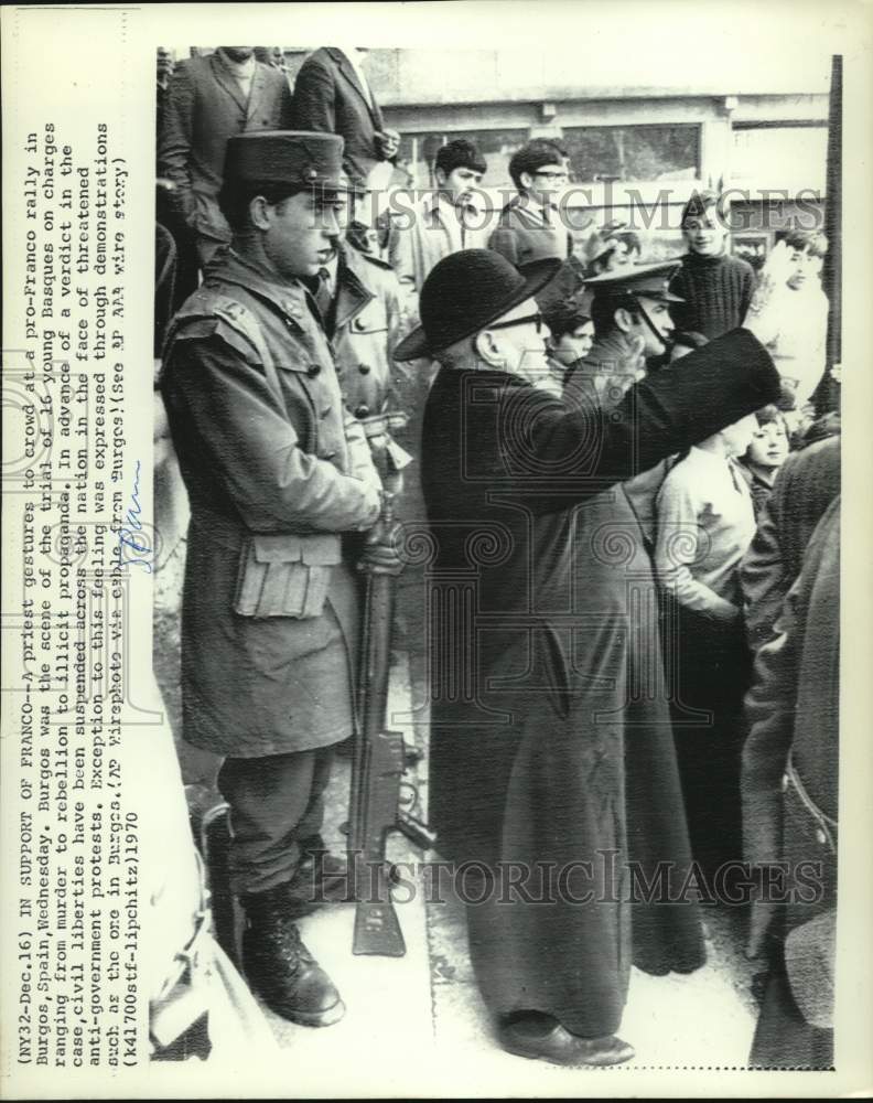 1970 Press Photo Priest gestures to the crowd at a Pro France Rally in Spain- Historic Images