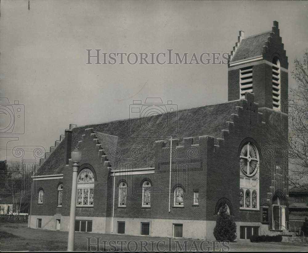 1951 Press Photo The Bethel Lutheran Church at Broadway and Summer Avenue- Historic Images