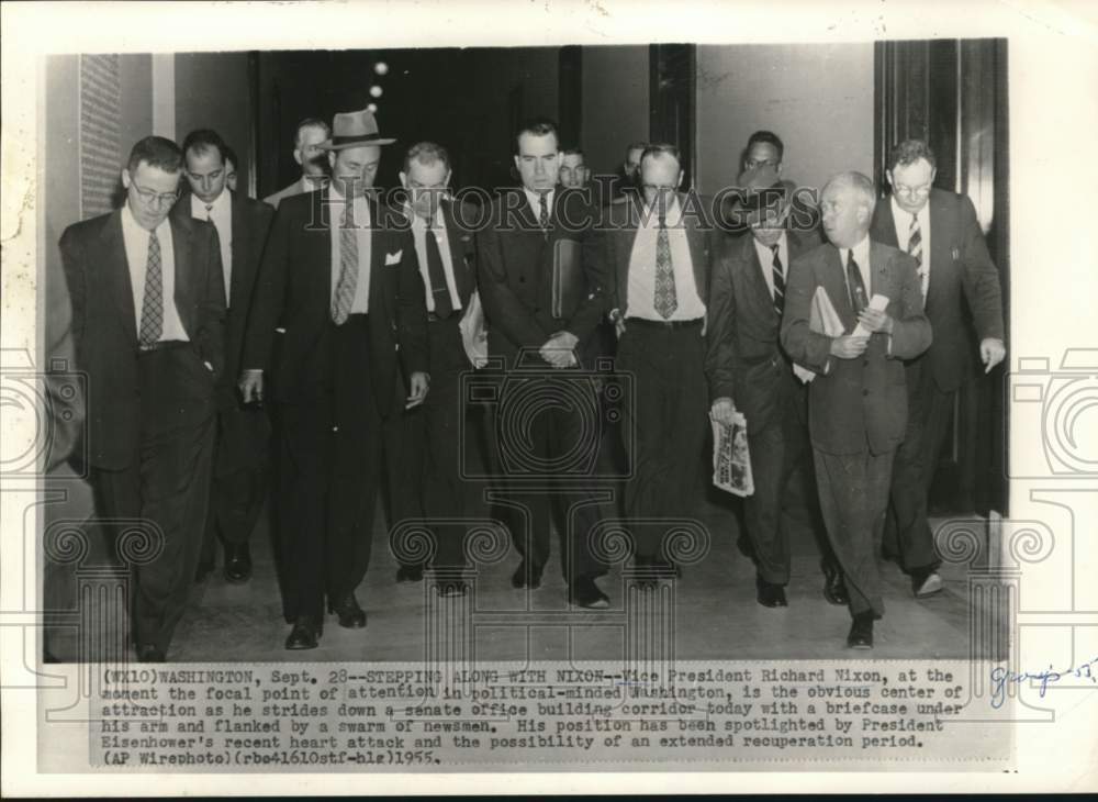 1955 Press Photo Vice President Richard Nixon and newsmen at the senate building- Historic Images