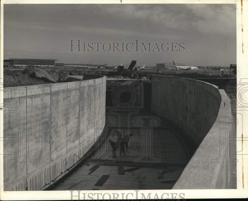 1969 Press Photo Cargo tunnel at Minneapolis Airport under construction- Historic Images