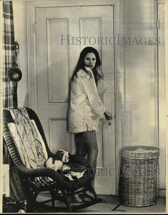 Press Photo Actress Barbra Streisand in a scene from "Up The Sandbox"- Historic Images