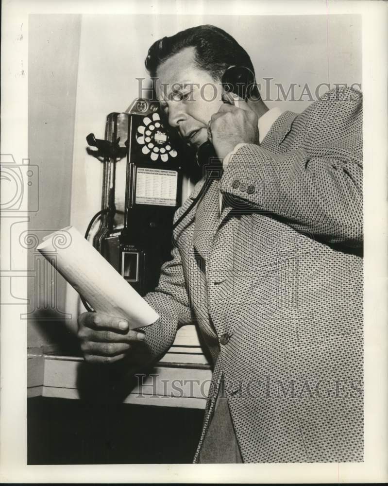 1948 Press Photo Dick Powell as Hildy Johnson on &quot;The Front Page&quot; - lrx70296- Historic Images