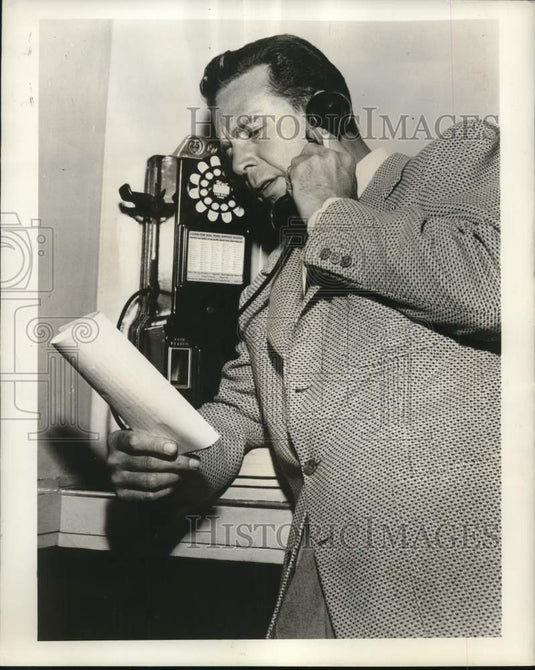 1948 Press Photo Dick Powell as Hildy Johnson on "The Front Page" - lrx70296- Historic Images