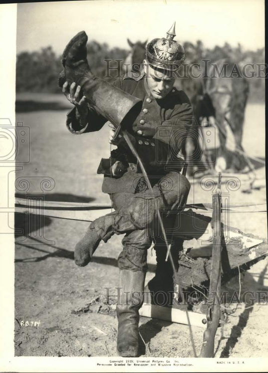 1939 Press Photo A scene from "All Quiet on the Western Front" - lrx73497- Historic Images