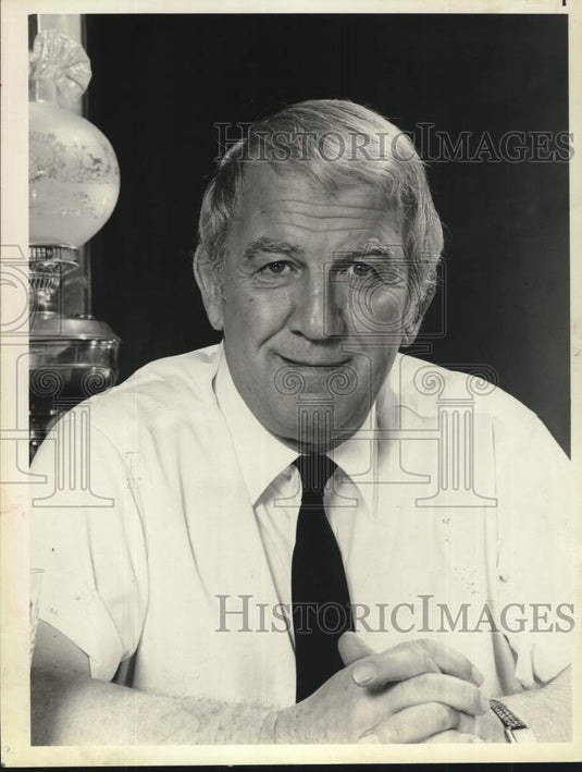 1982 Press Photo Nicholas Colasanto stars in the comedy series "Cheers"- Historic Images
