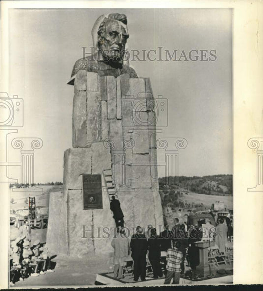 1959 Press Photo Bronze bust of Abraham Lincoln in Laramie, Wyoming - lrx76257- Historic Images
