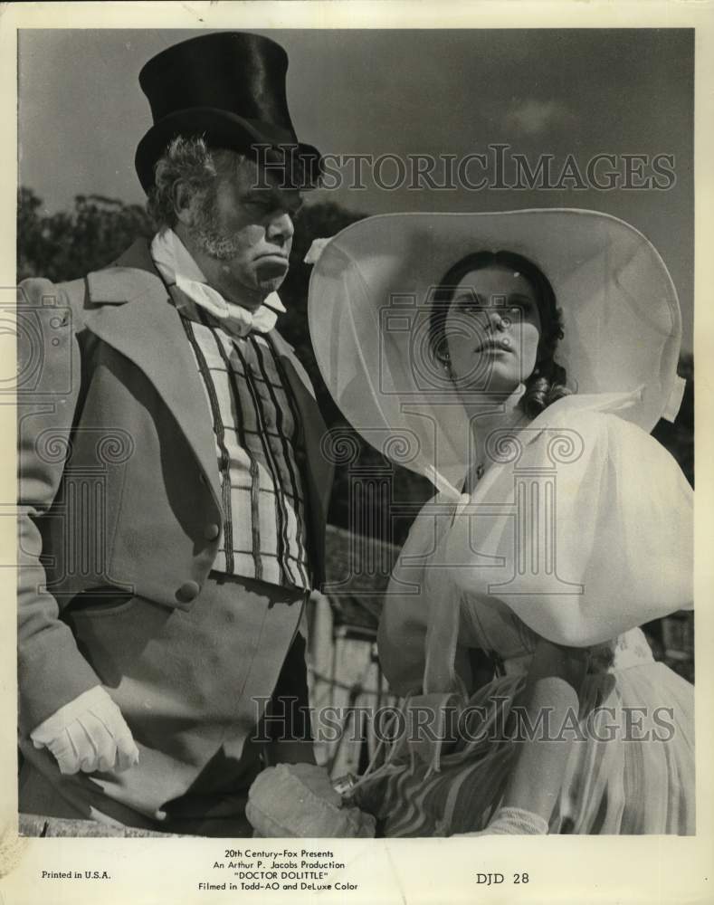 1968 Press Photo Peter Bull and Samantha Eggar in a scene from &quot;Doctor Dolittle&quot;- Historic Images