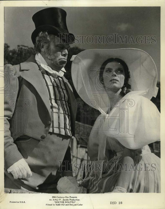 1968 Press Photo Peter Bull and Samantha Eggar in a scene from "Doctor Dolittle"- Historic Images