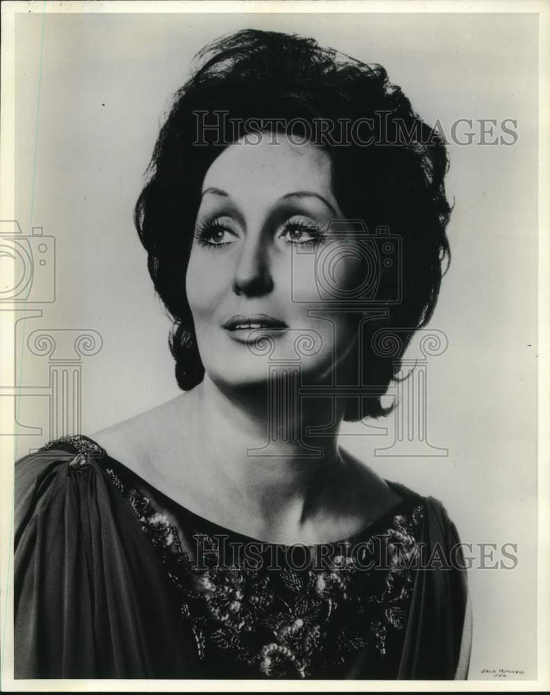 1977 Press Photo Mezzo-Soprano, Mignon Dunn, Stars as Ortrud in &quot;Aida&quot;- Historic Images