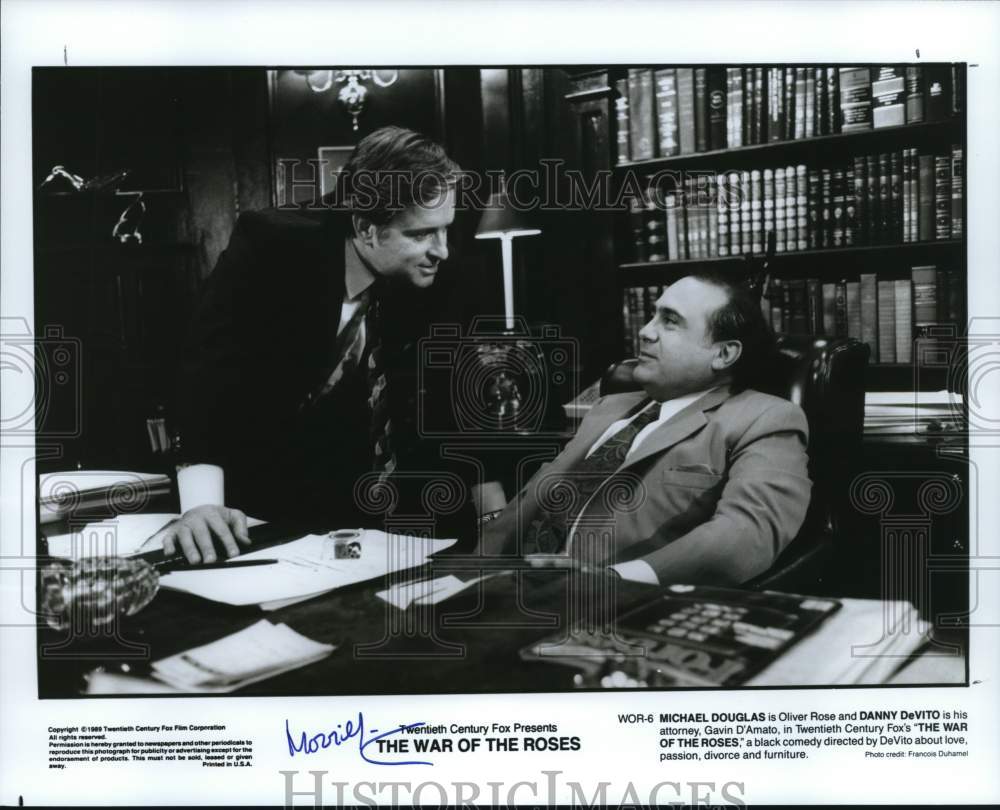 1989 Press Photo Michael Douglas and Danny DeVito Star In &quot;The War of the Roses&quot;- Historic Images