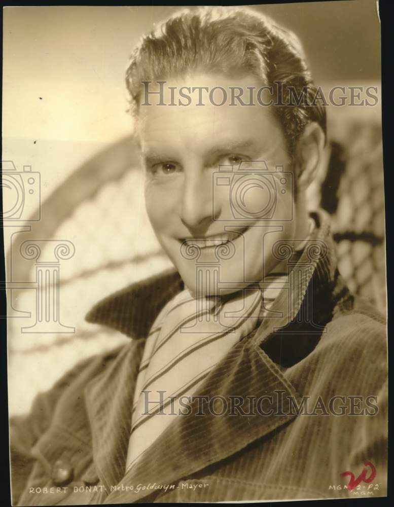 1952 Press Photo actor Robert Donat - lrx83644- Historic Images