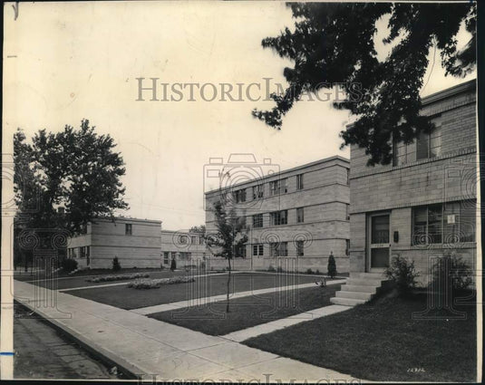 1947 Press Photo Colfax Avenue Front of the Lincoln Park Homes Project.- Historic Images