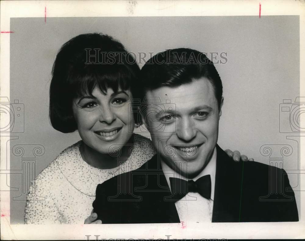 1967 Press Photo Steve Lawrence and wife Eydie Gorme are also partners on stage.- Historic Images