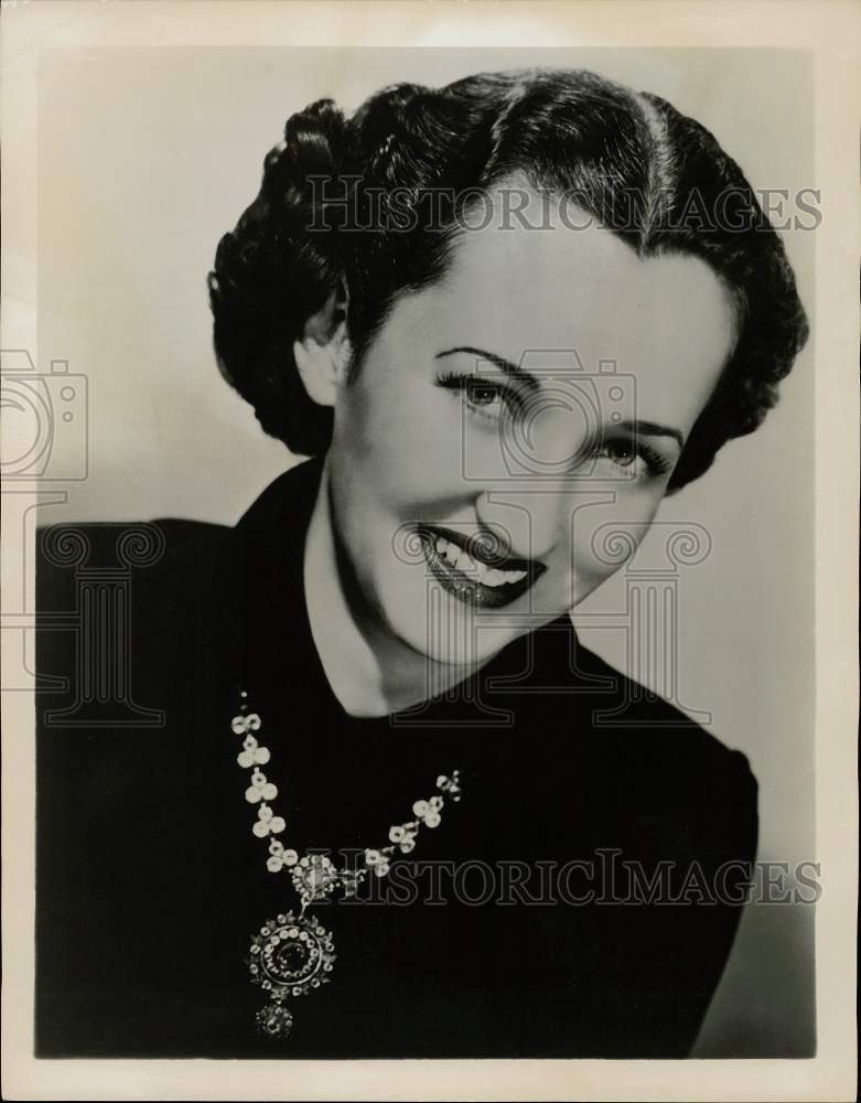 Press Photo Singer Dorothy Warenskjold on NBC-TV&#39;s &quot;Ford Festival&quot; - lrx93426- Historic Images