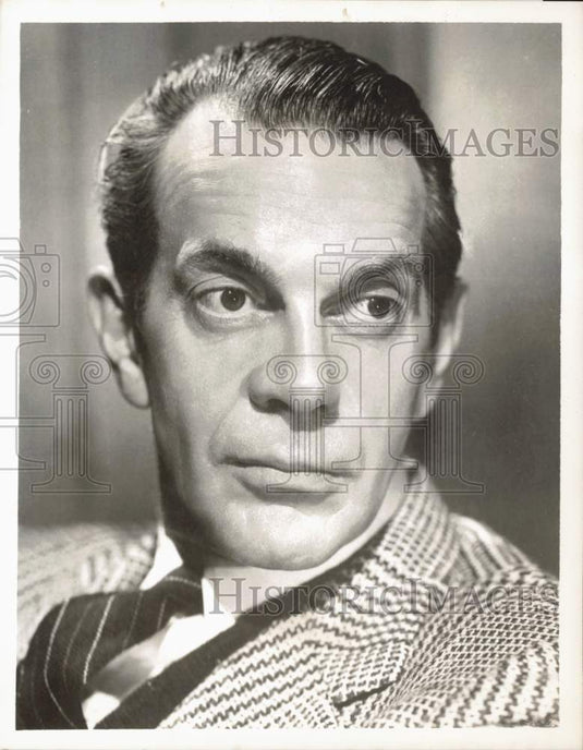 1956 Press Photo Raymond Massey stars in "Climax!" episode "Strange Hostage."- Historic Images
