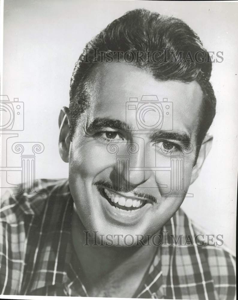 1964 Press Photo Singer Tennessee Ernie Ford - lry02060- Historic Images