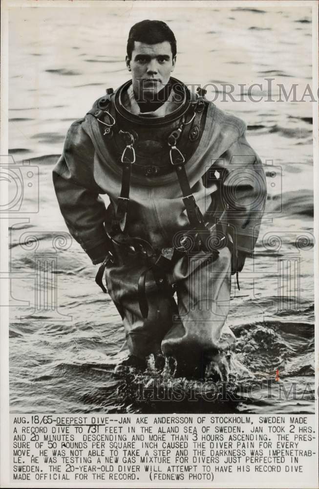 1965 Press Photo Jan Ake Andersson after record dive of 731 feet in Aland Sea- Historic Images