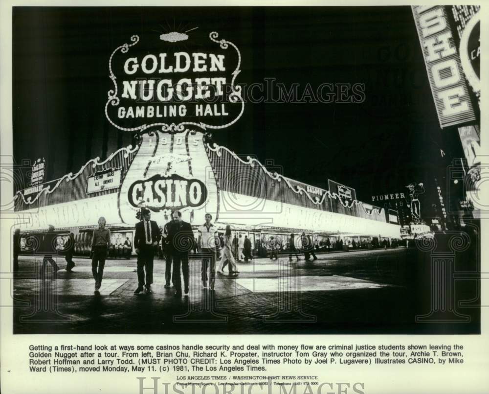 1981 Press Photo Criminal Justice students visit Golden Nugget, Las Vegas, NV- Historic Images