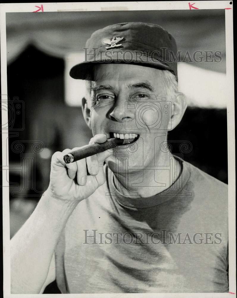 1982 Press Photo Harry Morgan- Actor on the TV series &quot;M*A*S*H*&quot; - lry14854- Historic Images