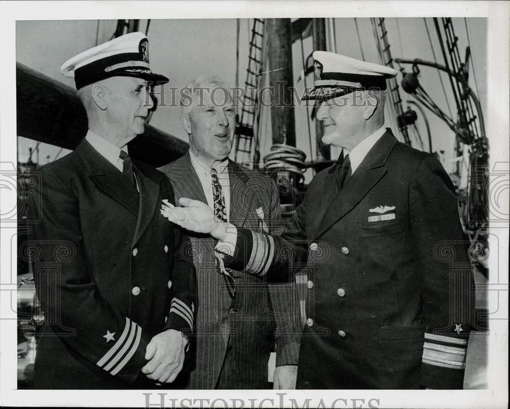 1946 Press Photo Donald MacMillan, Veteran explorer honored by U.S. Navy, Boston- Historic Images