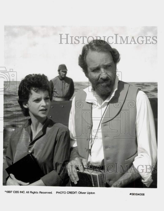 1997 Press Photo Richard Crenna & Julie Cox in "20,000 Leagues Under The Sea"- Historic Images