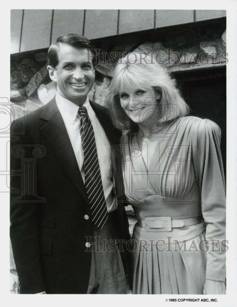 1985 Press Photo Georg Hamilton and Linda Evans star on &quot;Dynasty&quot; on ABC- Historic Images