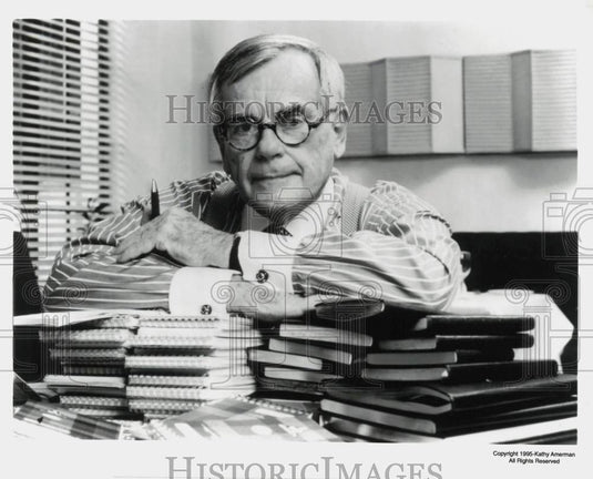 1995 Press Photo Dominick Dunne, author of "A Season In Purgatory" - lry17261- Historic Images
