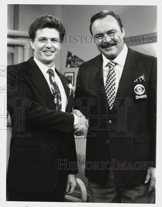 1988 Press Photo Sam Freed, Dick Butkus in "Kate & Allie" airing on CBS- Historic Images