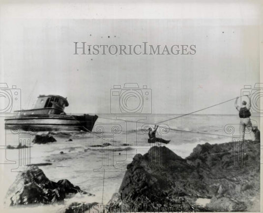 1945 Press Photo Jim Farrington, rescued from H.M. Adams off San Luis Obispo- Historic Images