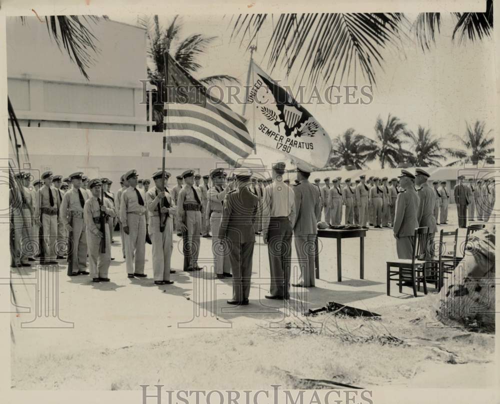 1945 Press Photo Miami regiment of the Volunteer Port Guardians receives colors- Historic Images